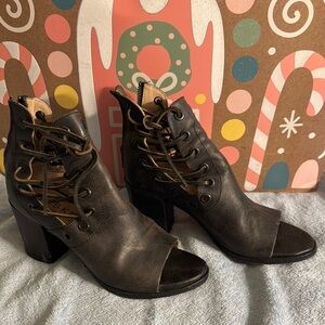 Baske California Stylish Black Open-Toe Ankle Boots size 8